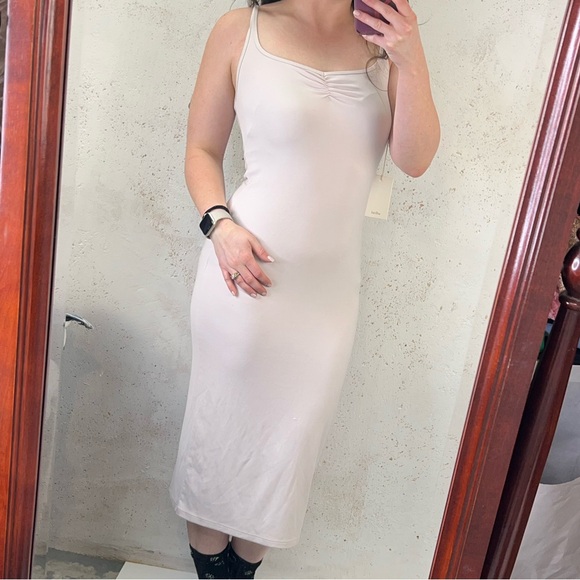 Aritzia Wilfred Bodycon Tank Midi Dress Light Lavender Size Medium NEW - Picture 6 of 14